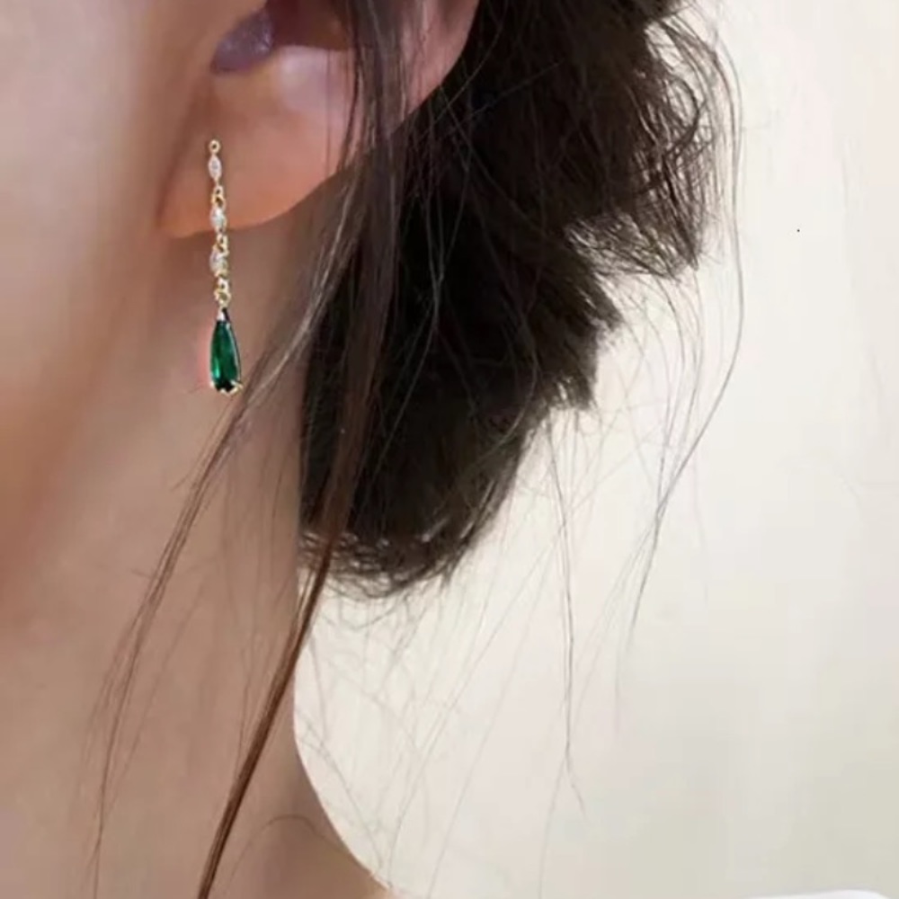 GREEN CRYSTAL WATER DROP EARRINGS